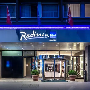 Radisson Blu, Otel